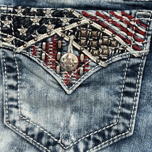 Miss Me Mid-Short Size 28 - Picture 10 of 14